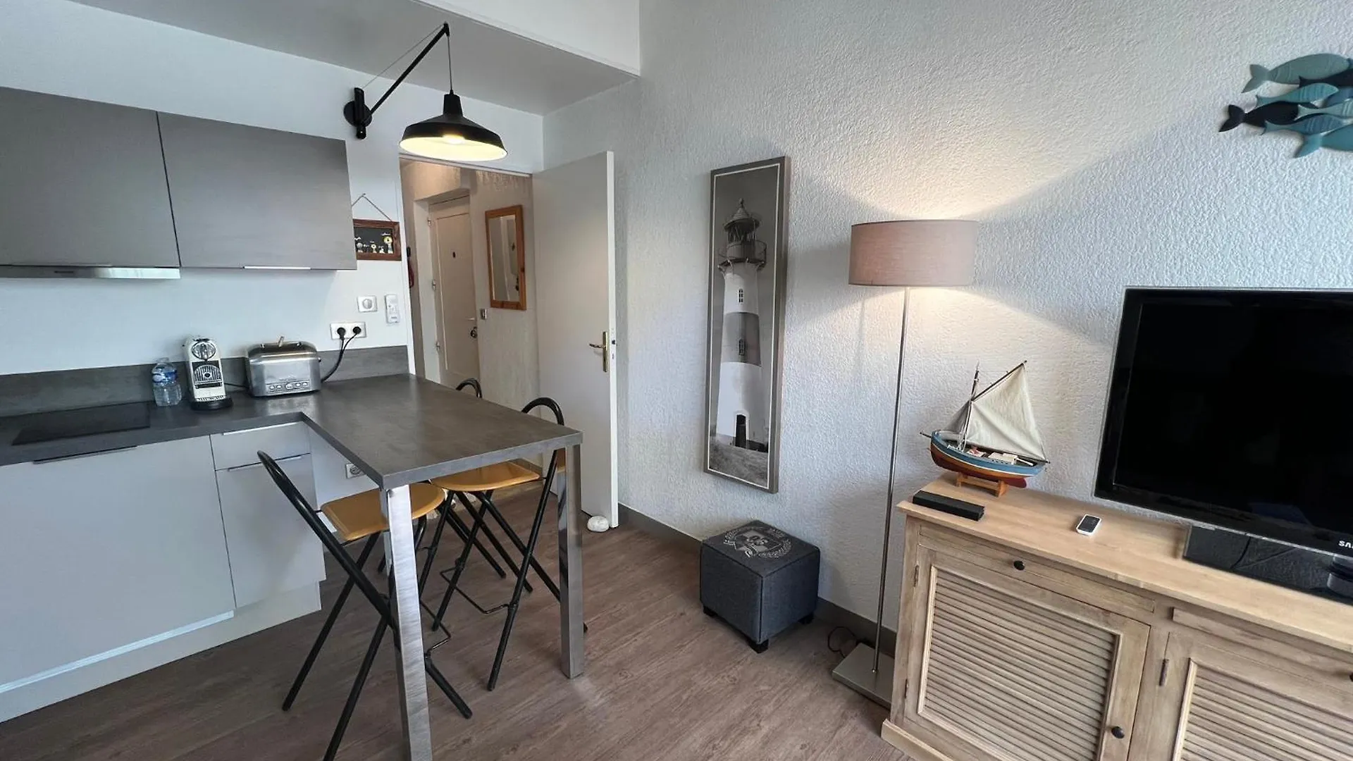 Bel Appartement - 2 Chambres- Bord De Plage- Vue Mer-Climatise بورم لي ميموزا 0*, بورم لي ميموزا فرنسا